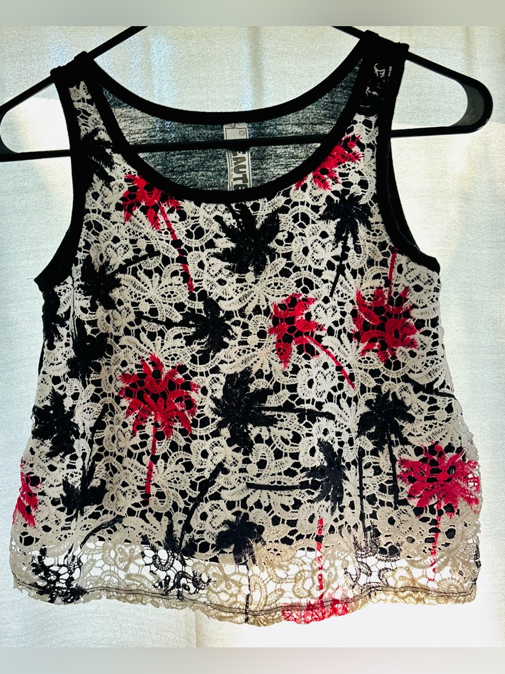 Beautees White Lace Camisole with Pink and Black Palm Tree Accents- size L (14)